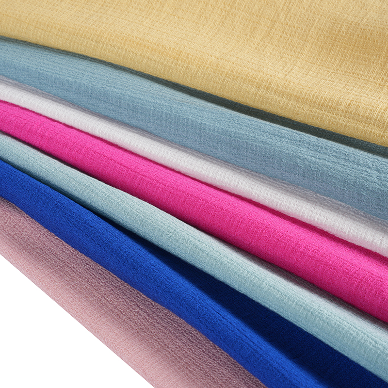 Barvení kukuřičných proužků