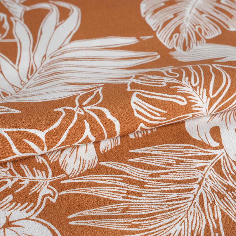 Bohatě tkaná krepová tkanina