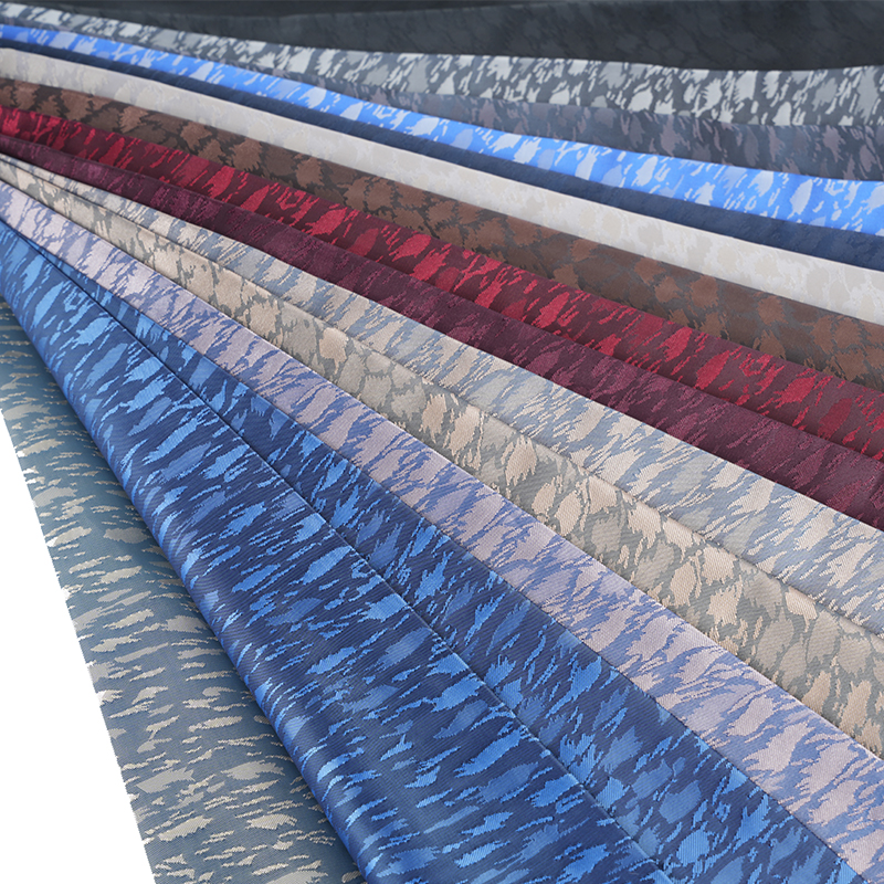 Žakár s kationtovým leopardím tiskem