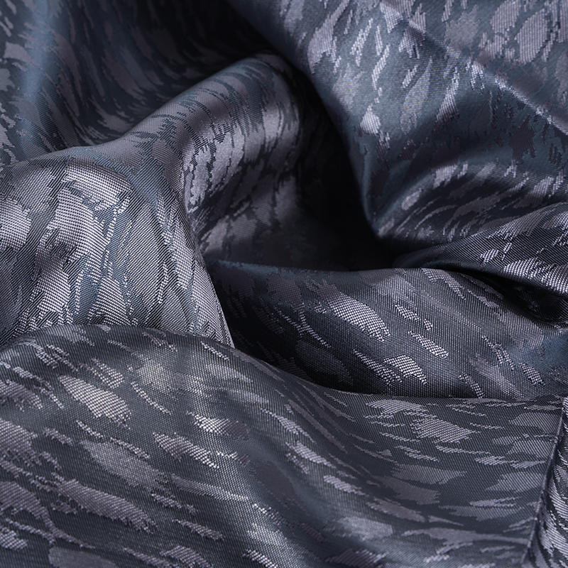 Žakár s kationtovým leopardím tiskem