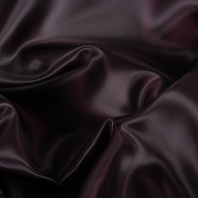 Kationická saténová tkanina