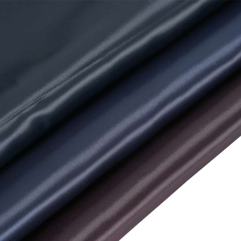 Kationická saténová tkanina