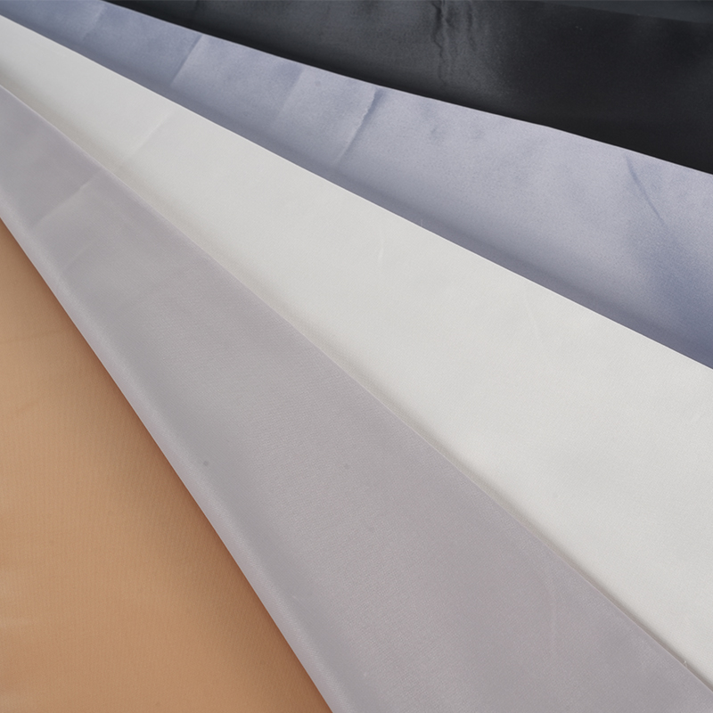 Kationická saténová tkanina