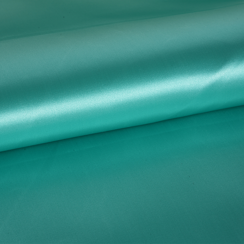 50/75 Lesklý nekroucený satén + tkanina s tenkým pádlem