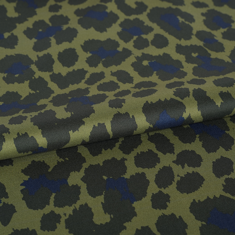 230T vysoce strečová pongee s velkým leopardím potiskem